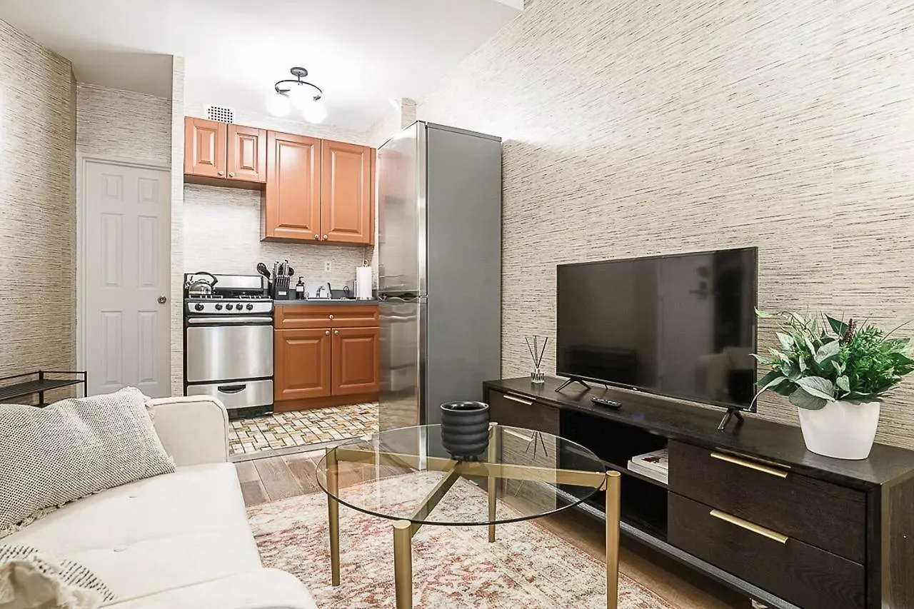 Apartment 185: Hells Kitchen New York ABD